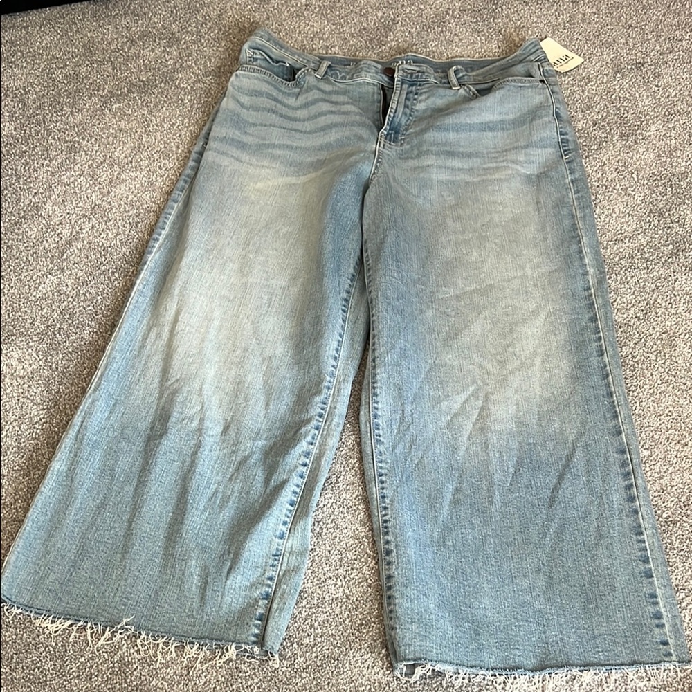Women's Light Blue Wide-Leg Jeans